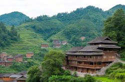 民族的生态建筑之苗族吊脚楼